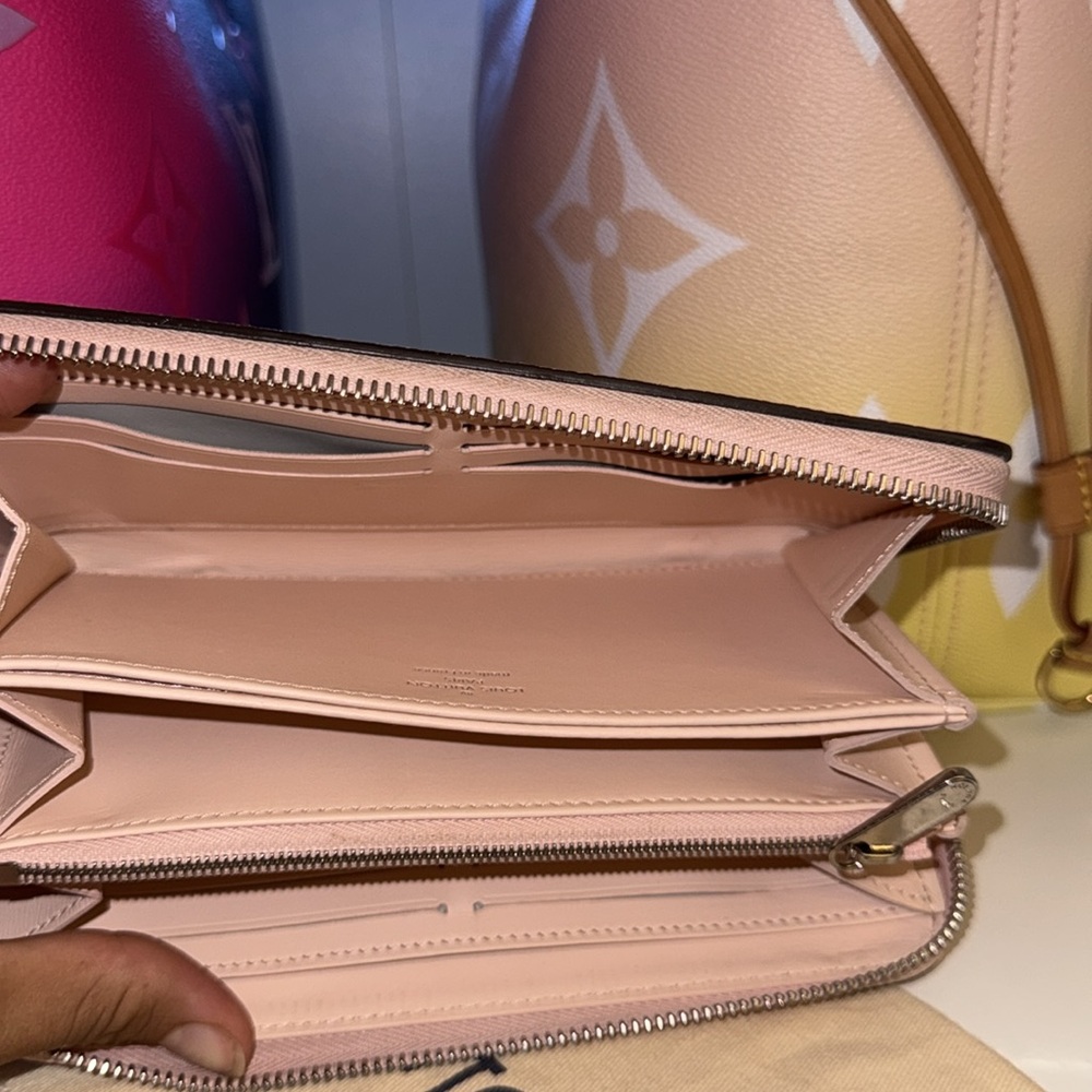 🎀Louis Vuitton Pink zippy wallet color pink jasmin - Picture 12 of 17